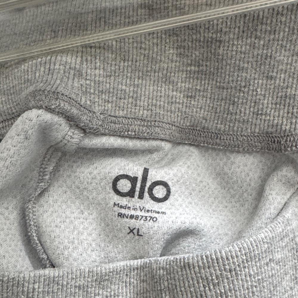 ALO Yoga Heather Gray Pant - Picture 2 of 2